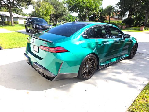 Used 2025 BMW M5 w/ Carbon Package AWD/4WD image 4