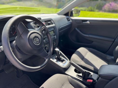 Used 2014 Volkswagen Jetta S image 12