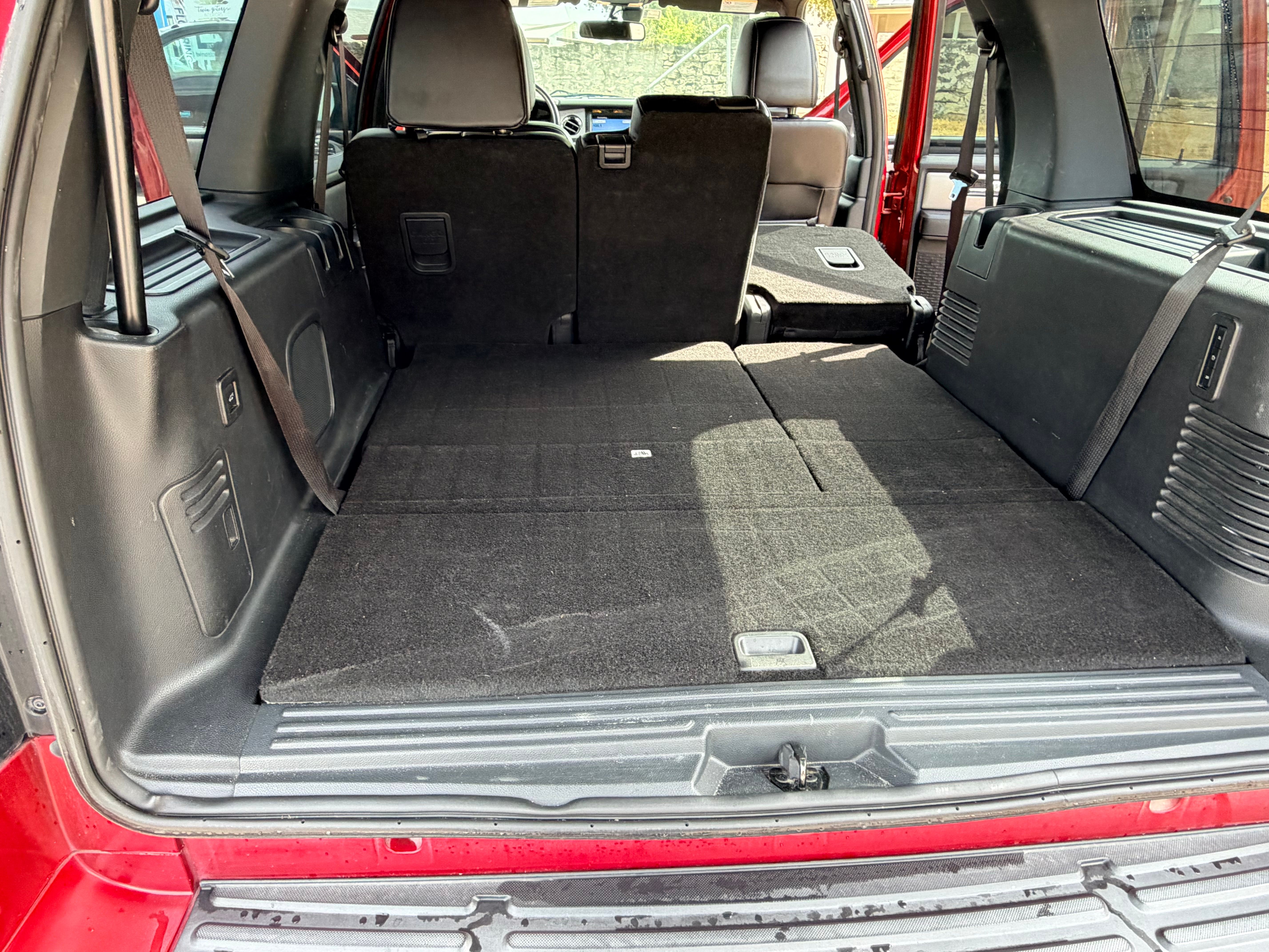 Used 2016 Ford Expedition Limited RWD image 16
