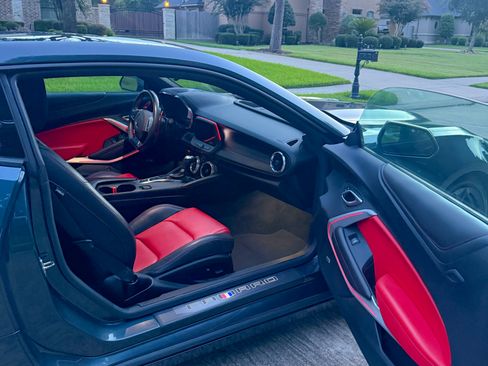 Used 2021 Chevrolet Camaro LT w/ RS Package RWD image 9