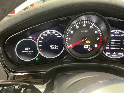 Used 2019 Porsche Panamera 4 image 13