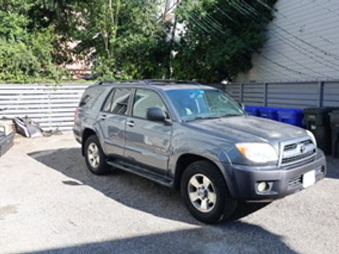 Used 2007 Toyota 4Runner SR5 image 2