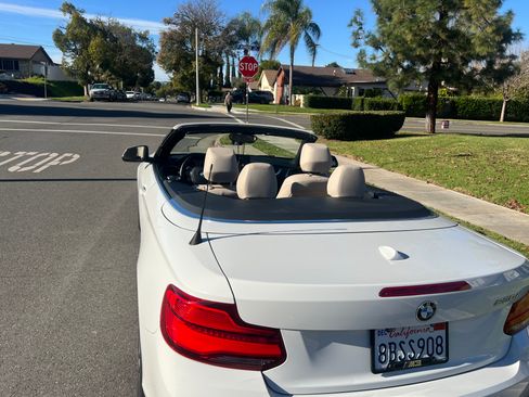 Used 2018 BMW 230i Convertible image 11