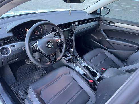 Used 2022 Volkswagen Passat 2.0T SE image 10