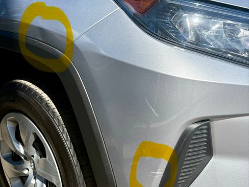 Used 2021 Toyota RAV4 LE image 18