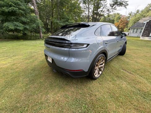 Used 2025 Porsche Cayenne Turbo GT AWD/4WD image 2