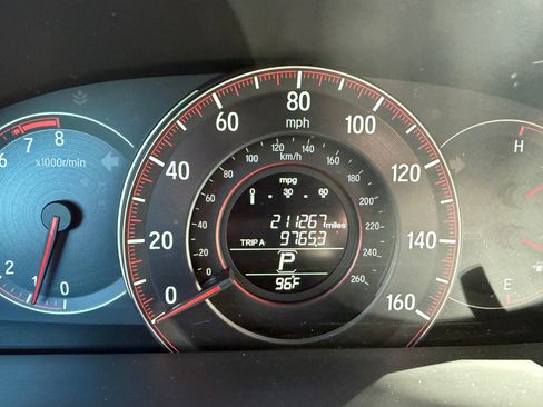Used 2016 Honda Accord Sport image 14