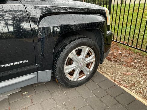 Used 2017 GMC Terrain SLE image 4