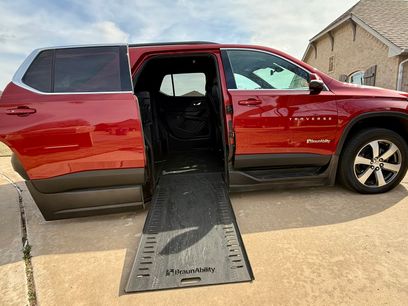 Used 2022 Chevrolet Traverse LT w/ LT Premium Package