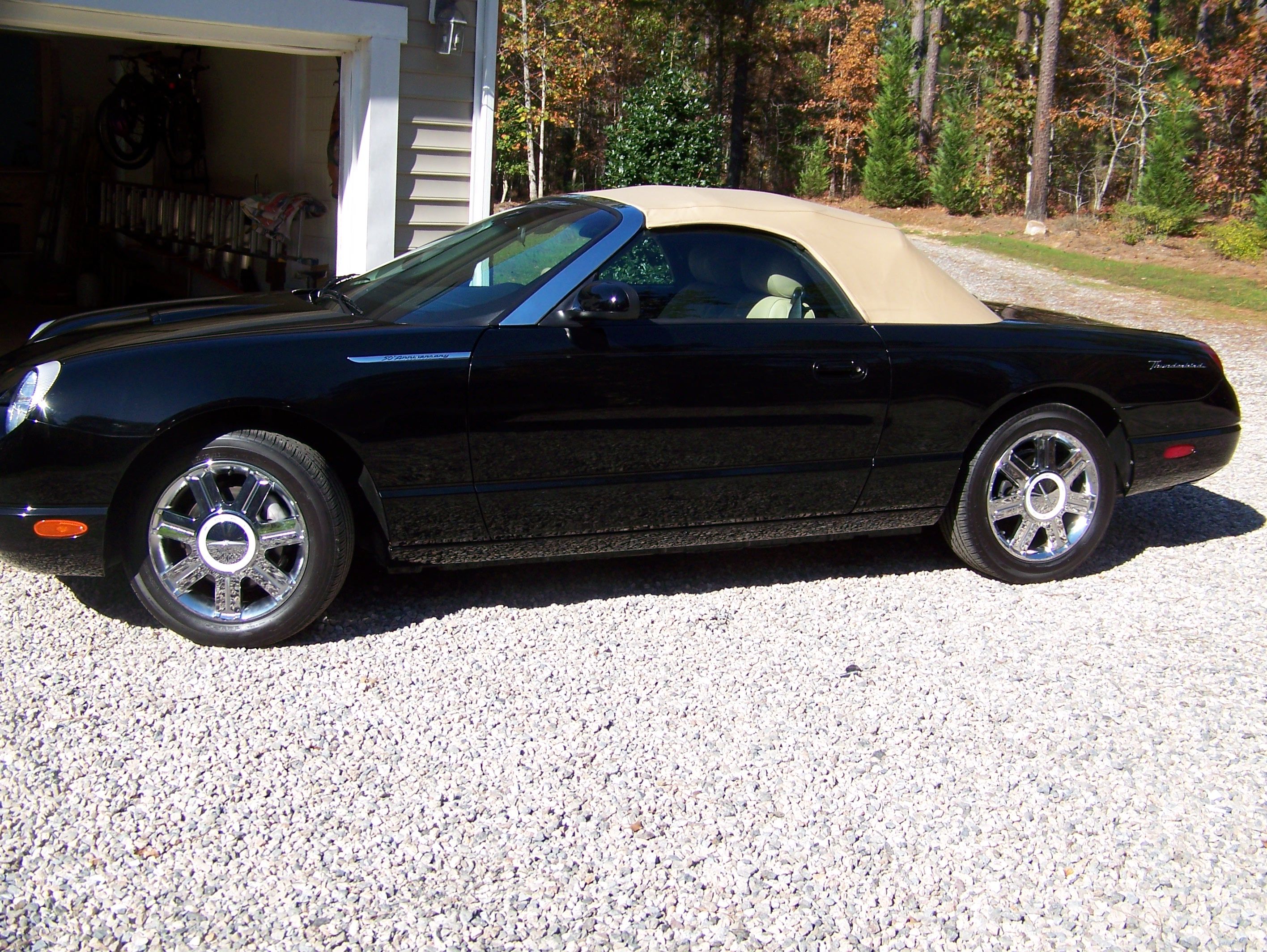Used 2005 Ford Thunderbird RWD image 4