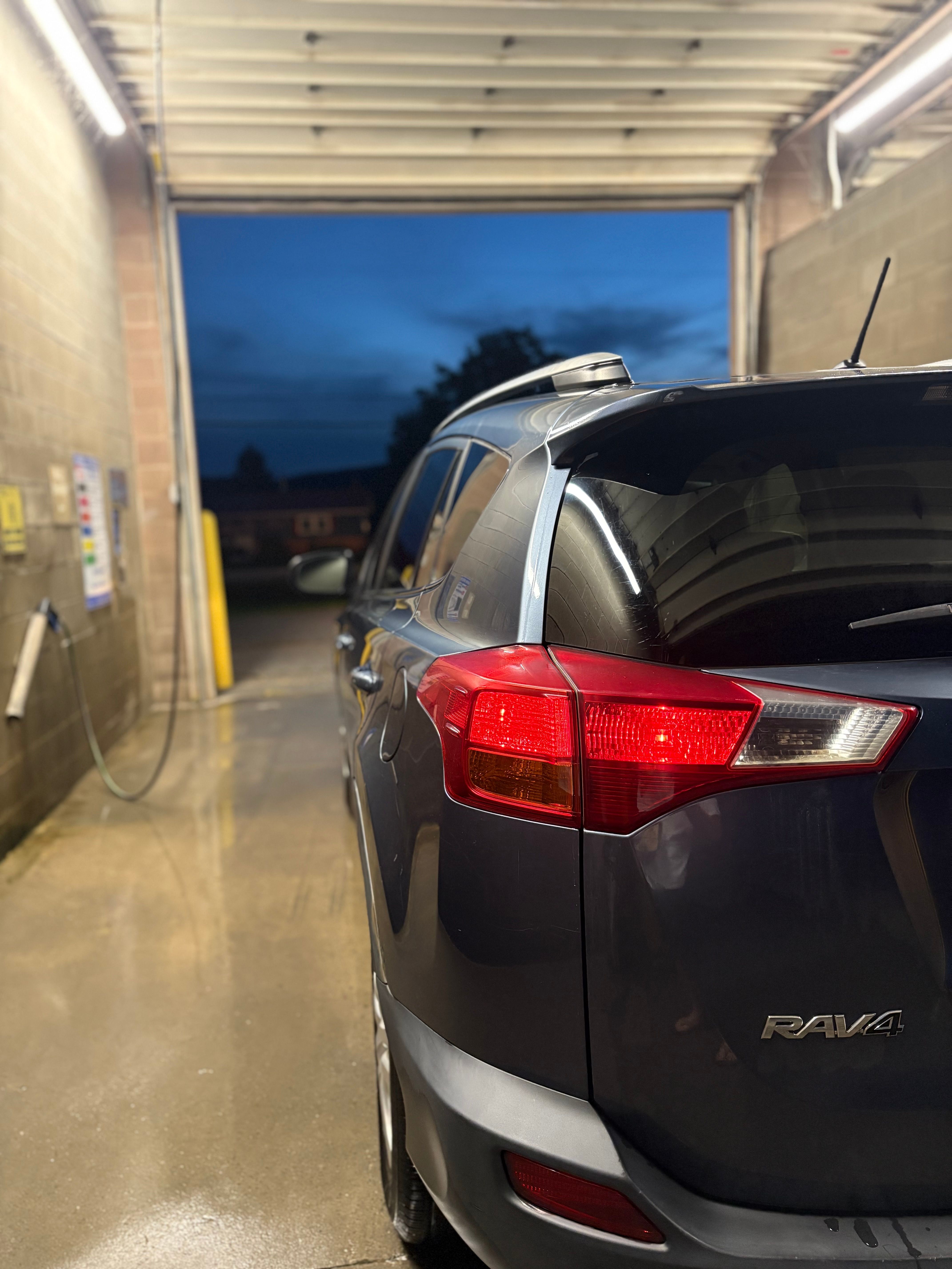 Used 2013 Toyota RAV4 LE AWD/4WD image 8