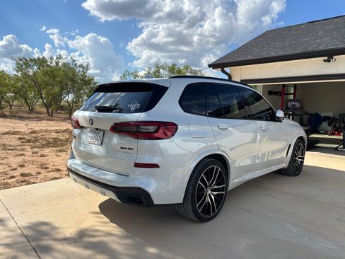 Used 2019 BMW X5 xDrive50i w/ M Sport Package AWD/4WD image 2