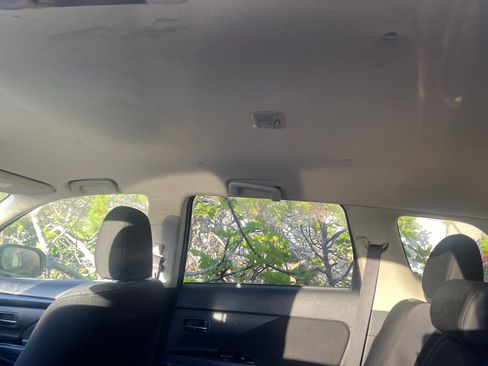 Used 2015 Mitsubishi Outlander ES image 14