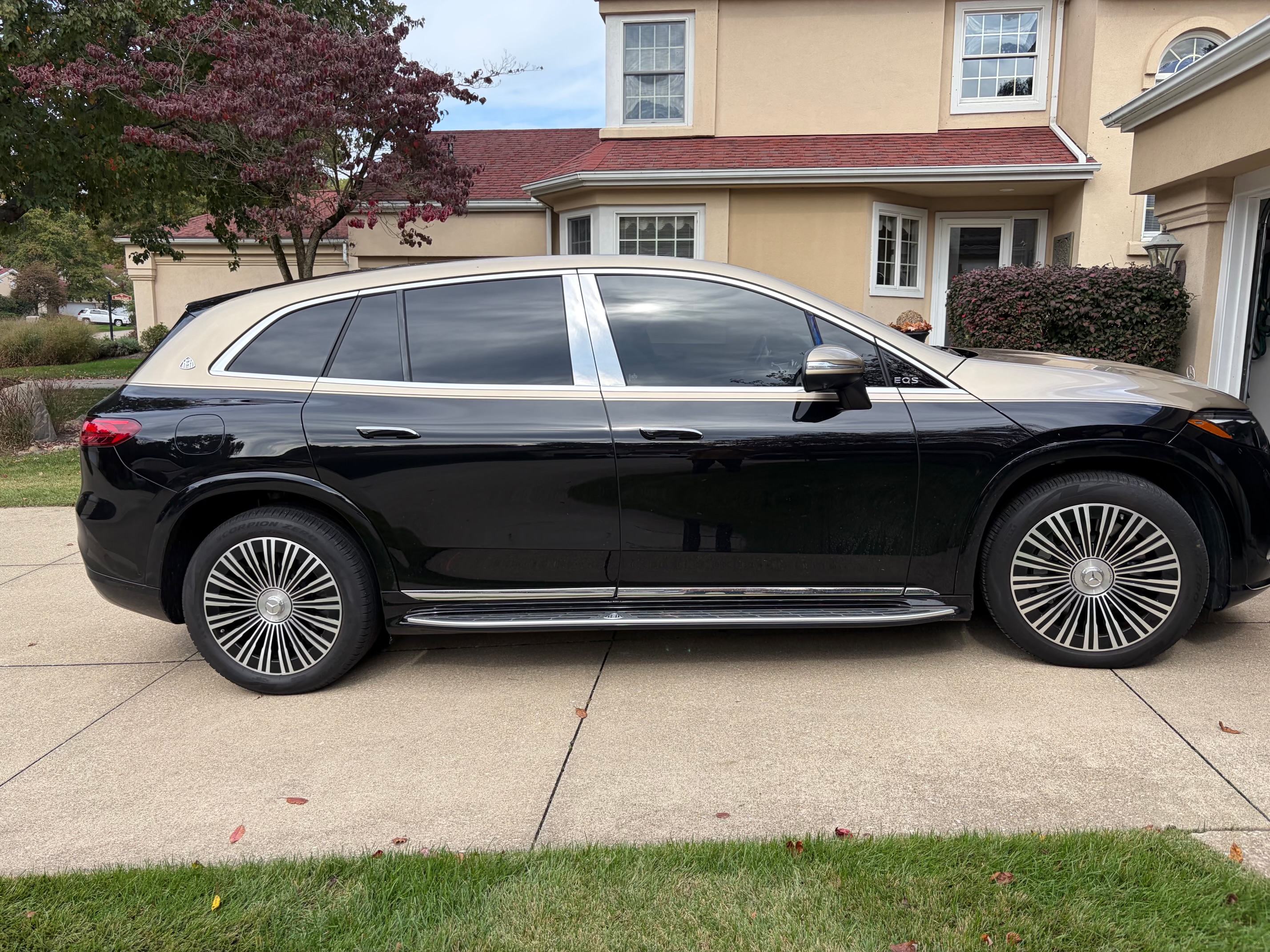 Used 2024 Mercedes-Benz Maybach EQS 680 4MATIC image 4