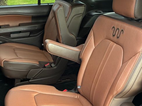 Used 2024 Ford Expedition King Ranch RWD image 13