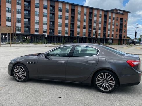 Used 2017 Maserati Ghibli RWD image 2