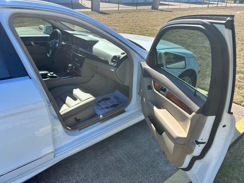 Used 2014 Mercedes-Benz C 250 C 250 Sport Sedan 4D image 8
