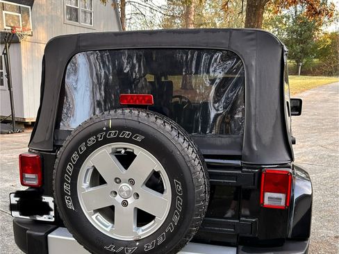 Used 2010 Jeep Wrangler Unlimited Sahara w/ Dual Top Group image 10