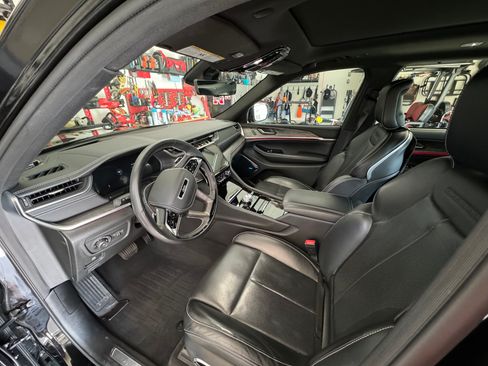 Used 2021 Jeep Grand Cherokee L Overland w/ Advanced Protech Group III image 17