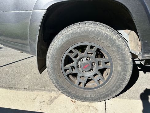 Used 2022 Toyota 4Runner TRD Off-Road Premium image 15