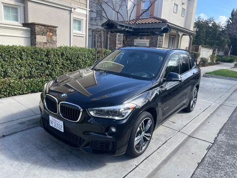 Used 2017 BMW X1 xDrive28i image 1