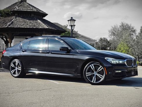 Used 2016 BMW 740i image 1