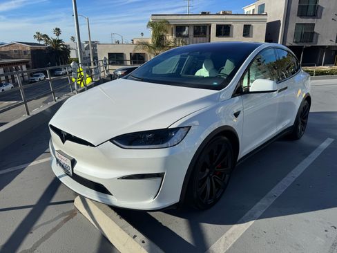 Used 2025 Tesla Model X Plaid image 2