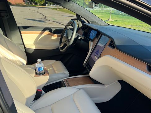 Used 2021 Tesla Model X Long Range AWD/4WD image 16