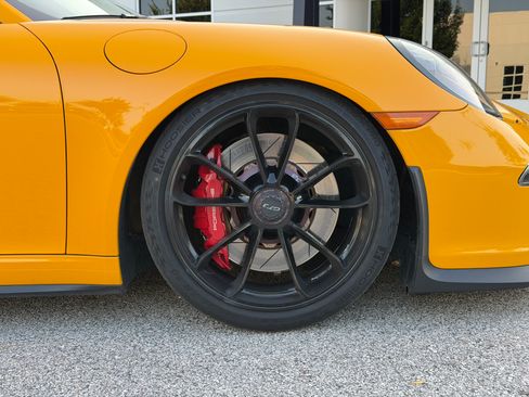 Used 2015 Porsche 911 GT3 RWD image 18