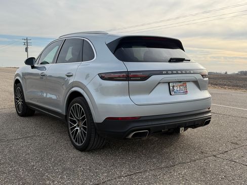 Used 2020 Porsche Cayenne image 4