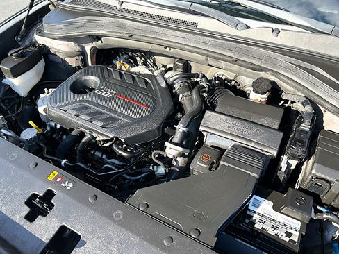 Used 2019 Hyundai Santa Fe Limited image 8