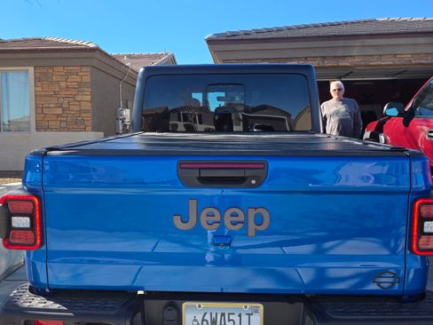 Used 2020 Jeep Gladiator Rubicon image 4