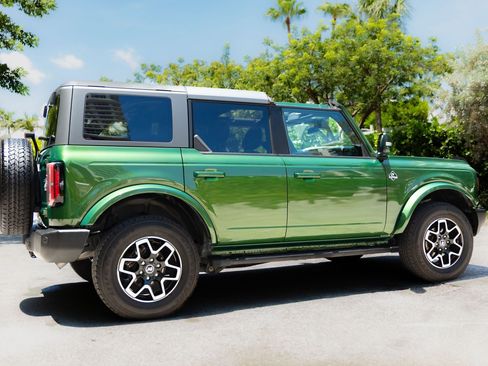 Used 2023 Ford Bronco Outer Banks image 9