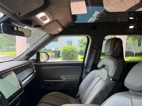 Used 2023 Rivian R1S Launch Edition AWD/4WD image 19