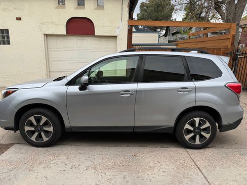 Used 2018 Subaru Forester 2.5i Premium AWD/4WD image 1
