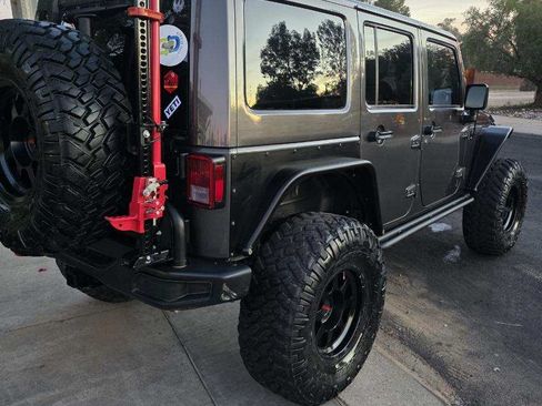 Used 2016 Jeep Wrangler Unlimited Rubicon image 4