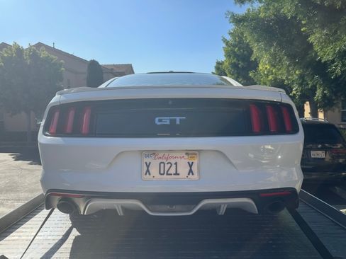 Used 2015 Ford Mustang GT Premium image 4