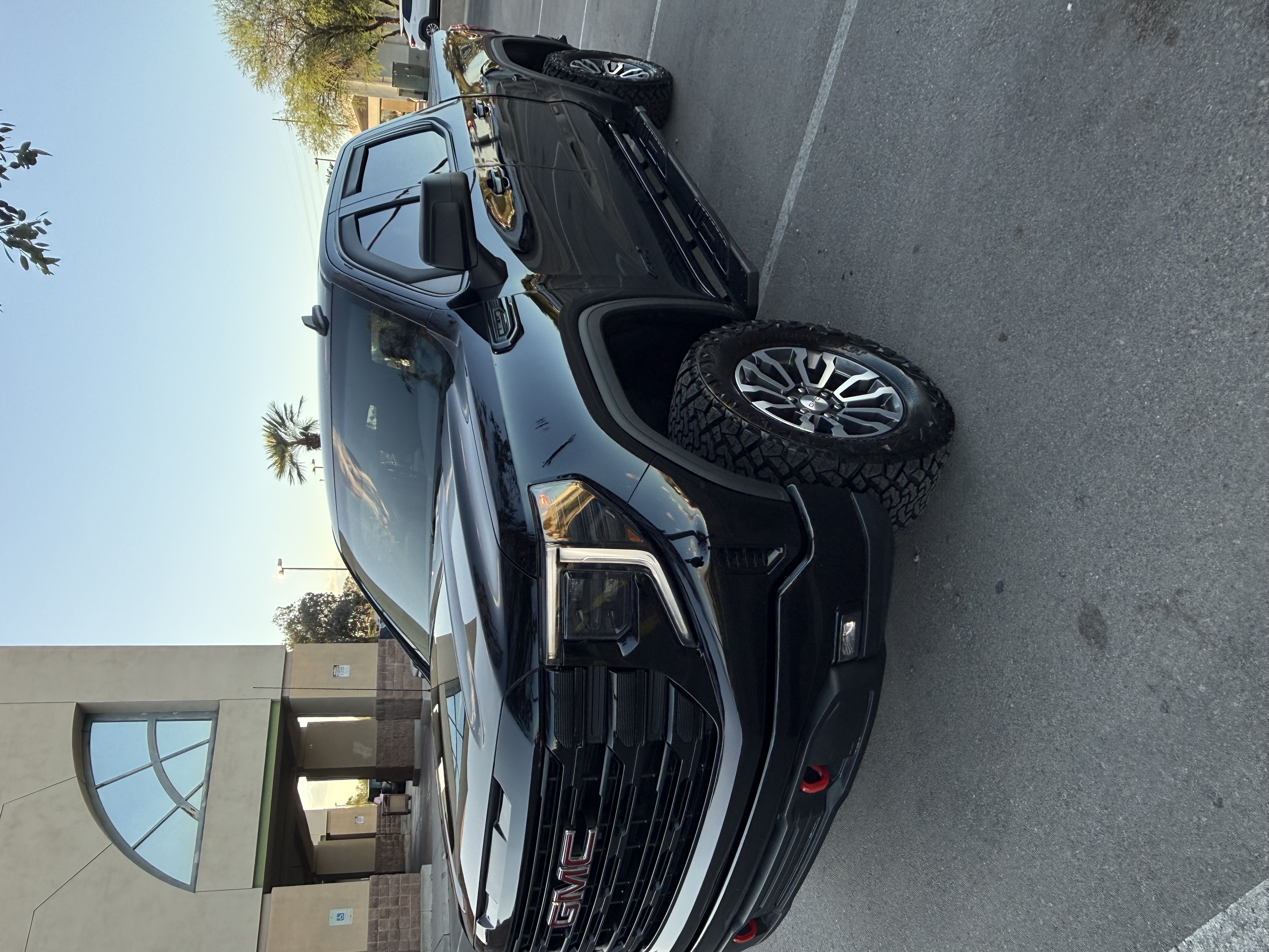 Used 2023 GMC Sierra 1500 Elevation AWD/4WD image 2