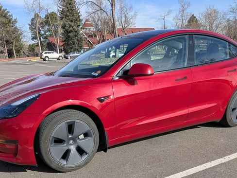 Used 2023 Tesla Model 3 Standard Range image 1