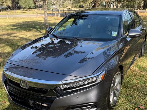 Used 2020 Honda Accord Touring image 1