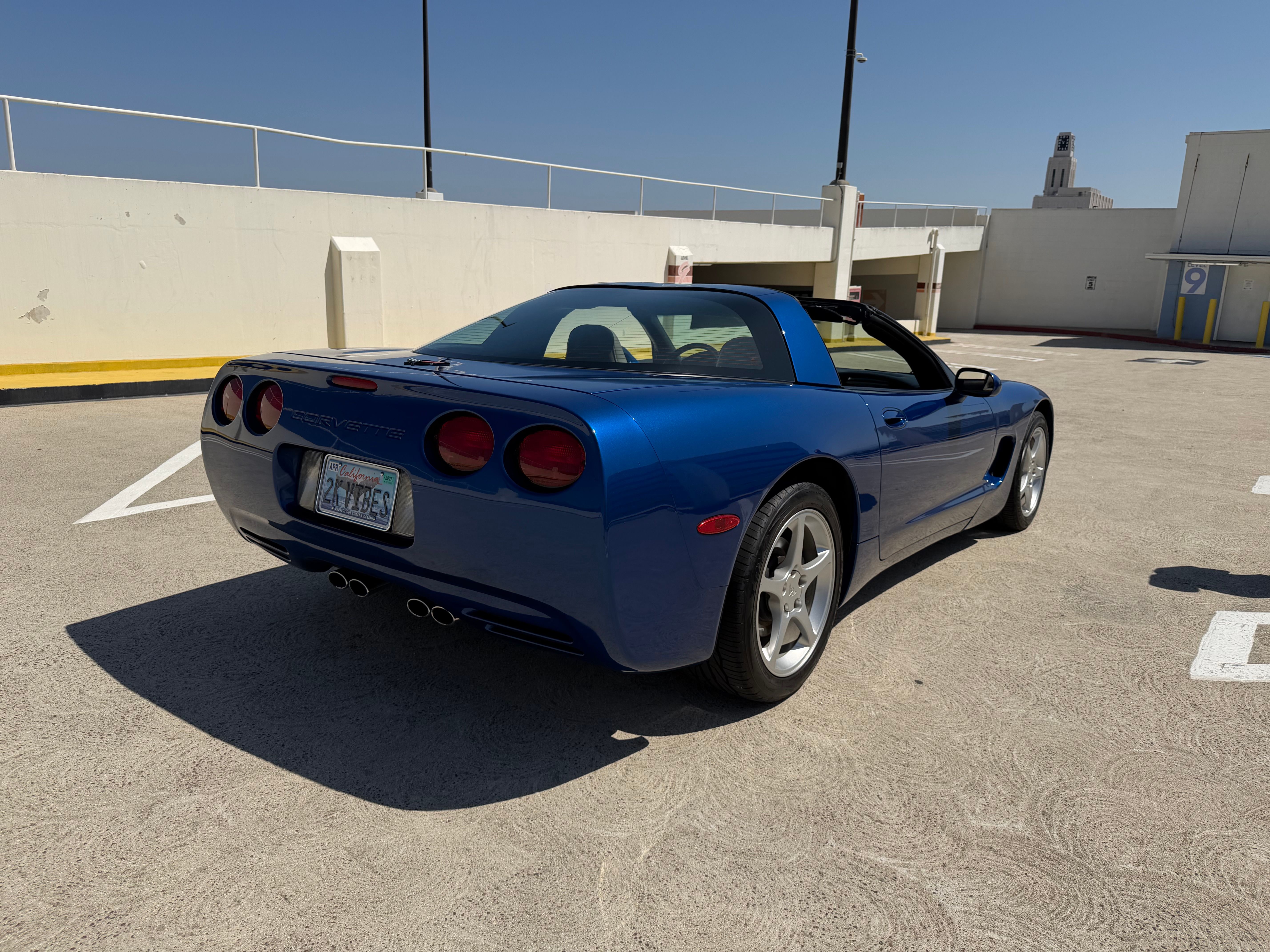 Used 2002 Chevrolet Corvette Coupe w/ Preferred Equipment Group2 RWD image 12