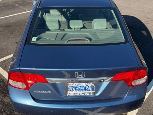 Used 2010 Honda Civic LX image 2
