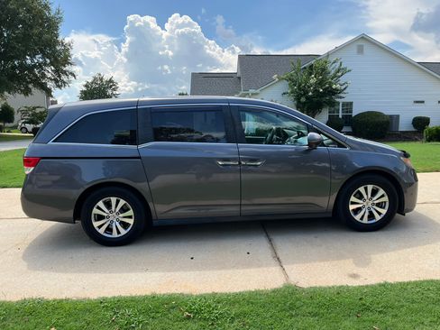 Used 2016 Honda Odyssey SE image 8