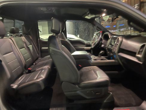 Used 2017 Ford F150 Raptor w/ Equipment Group 801A Mid image 3