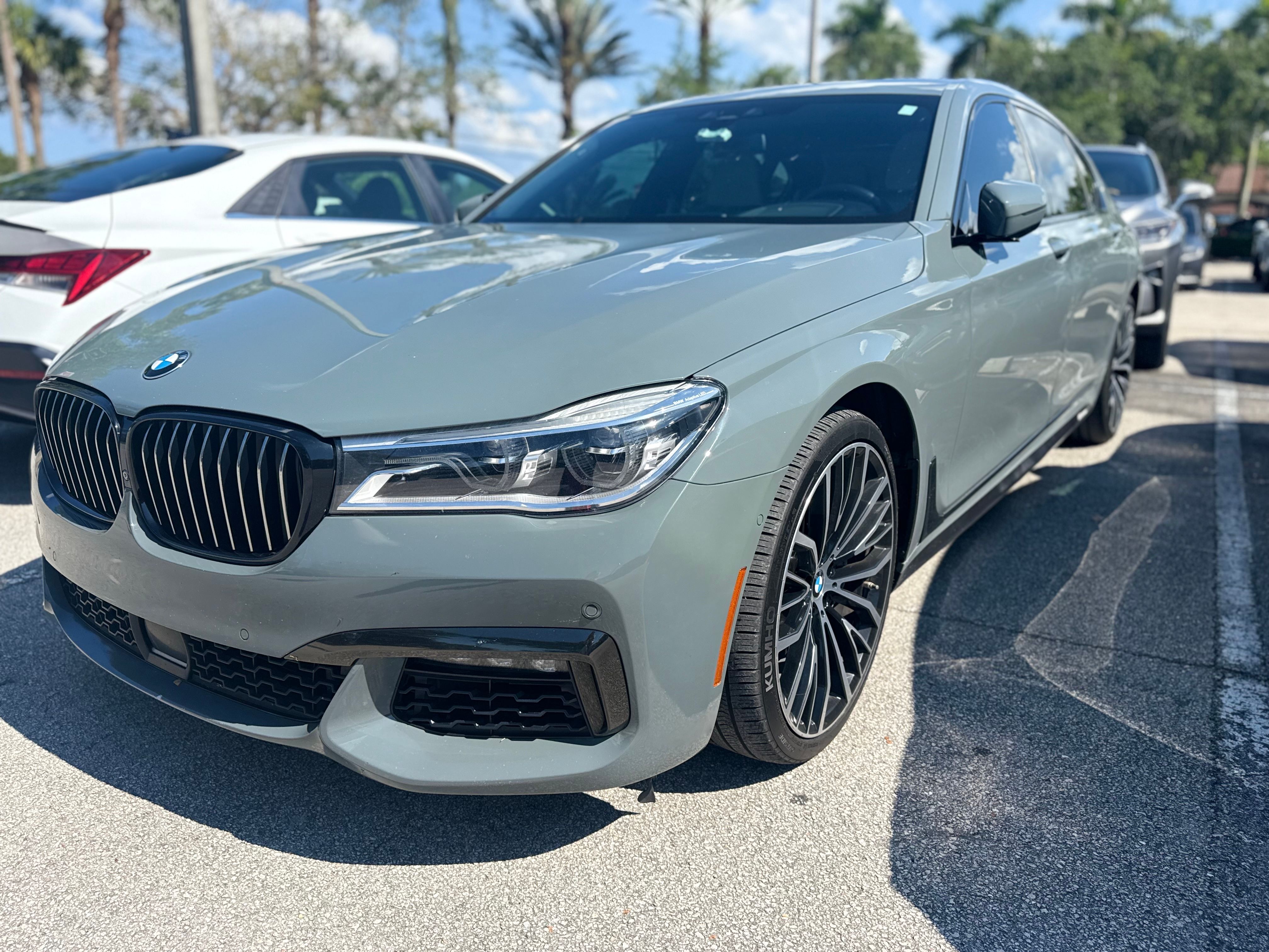 Used 2019 BMW 750i w/ Executive Package RWD image 1