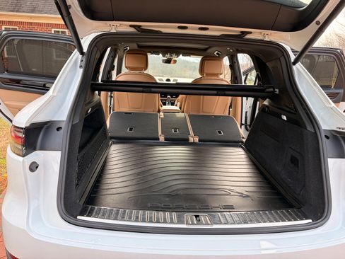 Used 2023 Porsche Cayenne image 20