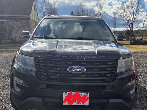 Used 2017 Ford Explorer Sport w/ Equipment Group 401A image 5