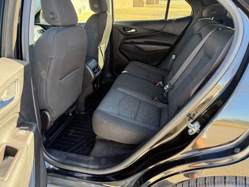 Used 2018 Chevrolet Equinox LT image 25