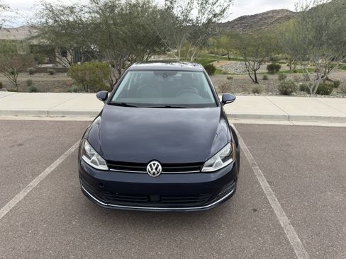 Used 2017 Volkswagen Golf Wolfsburg Edition image 10