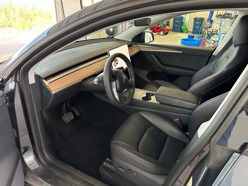 Used 2023 Tesla Model Y Long Range AWD/4WD image 8